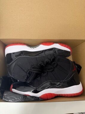 Jordan Retro 11 Sneakers - Black/Red/White